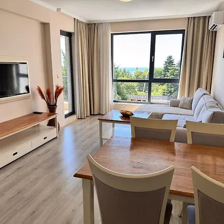 דירה White Rock Castle - Pool & בלצ'יק