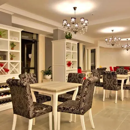 דירה White Rock Castle - Pool & בלצ'יק