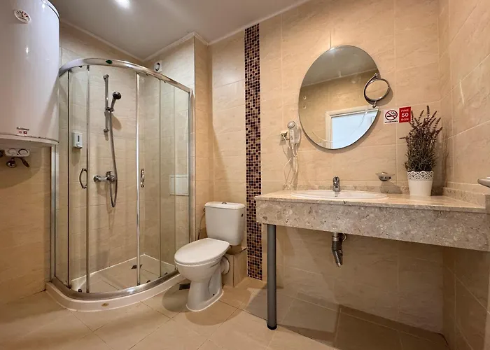 White Rock Castle - Pool & バルチク