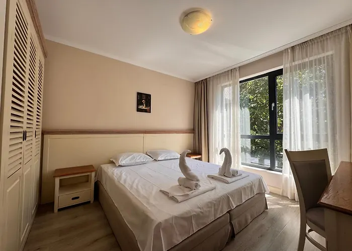 White Rock Castle - Pool & * バルチク