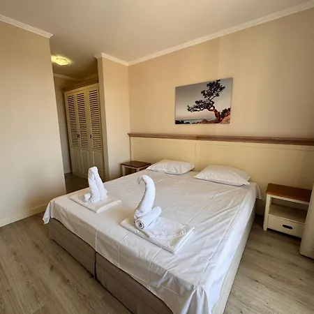 White Rock Castle - Pool & Apartament