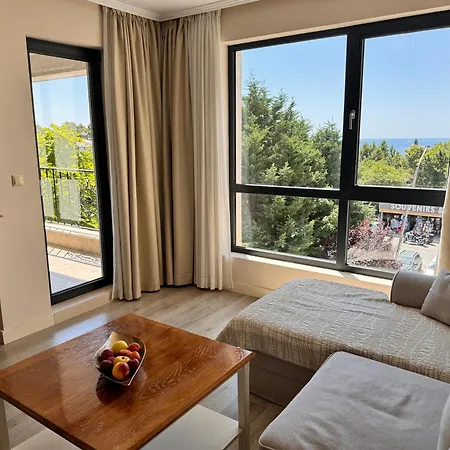 White Rock Castle - Pool & Apartament Balcic