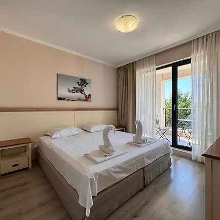 White Rock Castle - Pool & Bałczik