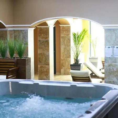 White Rock Castle - Pool & Apartament *