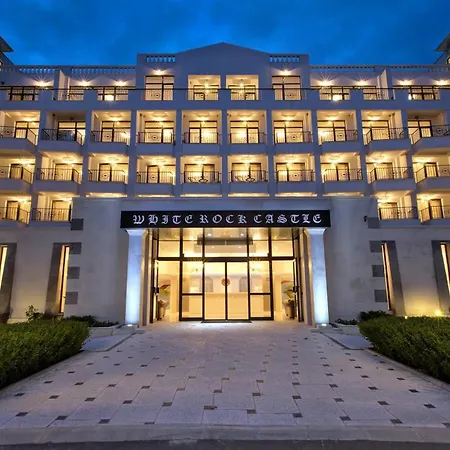 White Rock Castle - Pool & Apartament