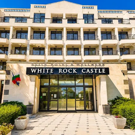 White Rock Castle - Pool & *