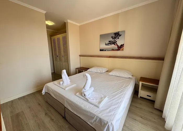 White Rock Castle - Pool & Appartement