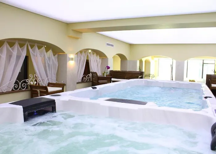 White Rock Castle - Pool & Appartement Balchik